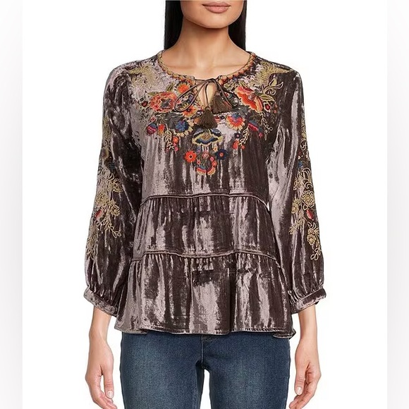 John Mark
Embroidered Floral Velvet Split V-Neck 3/4 Cuffed Sleeve Tiered Tunic - Picture 3 of 3